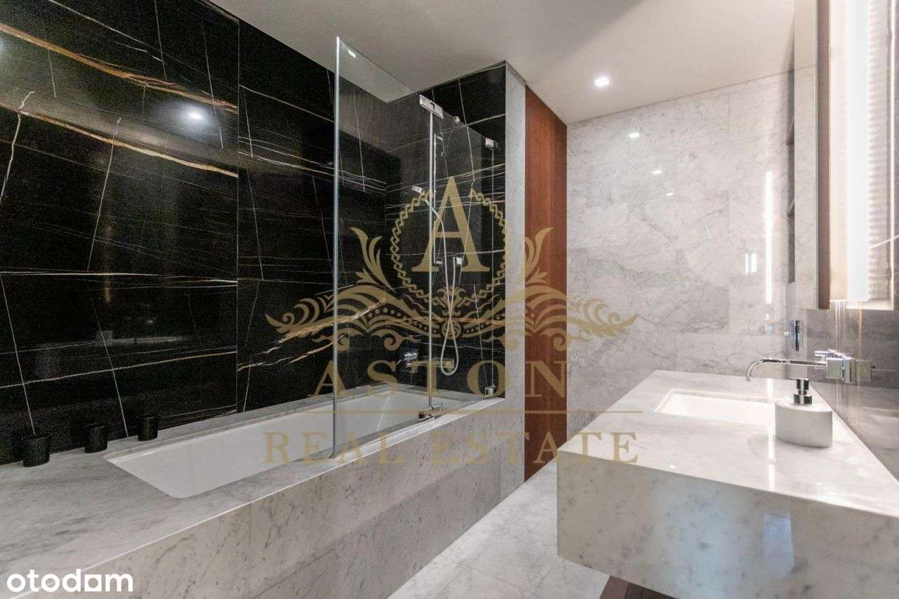 Spectacular apartment on 42nd floor on Złota 44-15