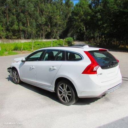 Volvo V60 2.0 D3 (163cv) 2010 - Peças Usadas (7371) - 3