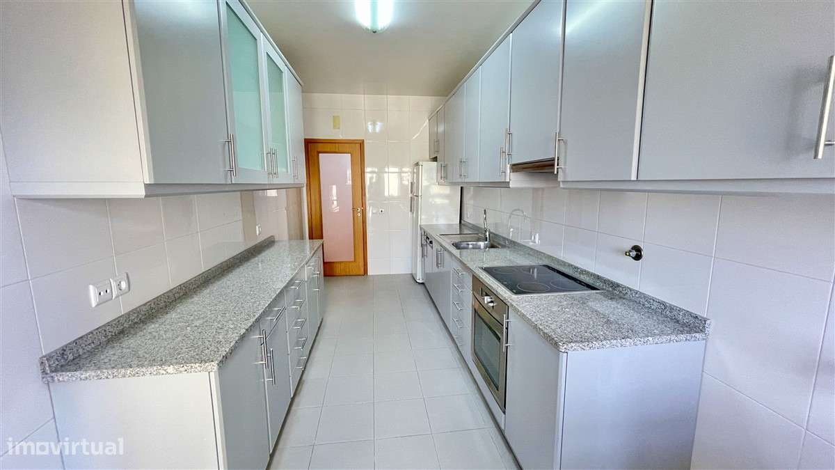 T3 Centro-Póvoa de Varzim-aparcamento-10