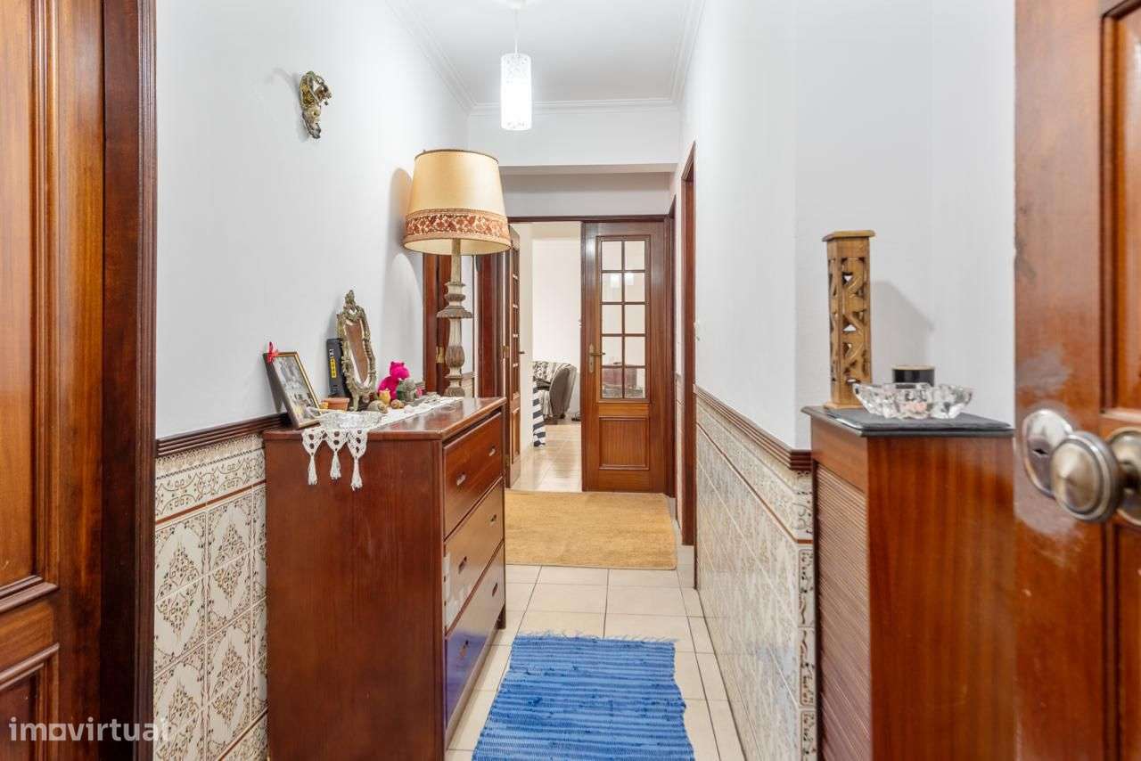 T2 em Rio de Mouro - Impecável! - Grande imagem: 5/23