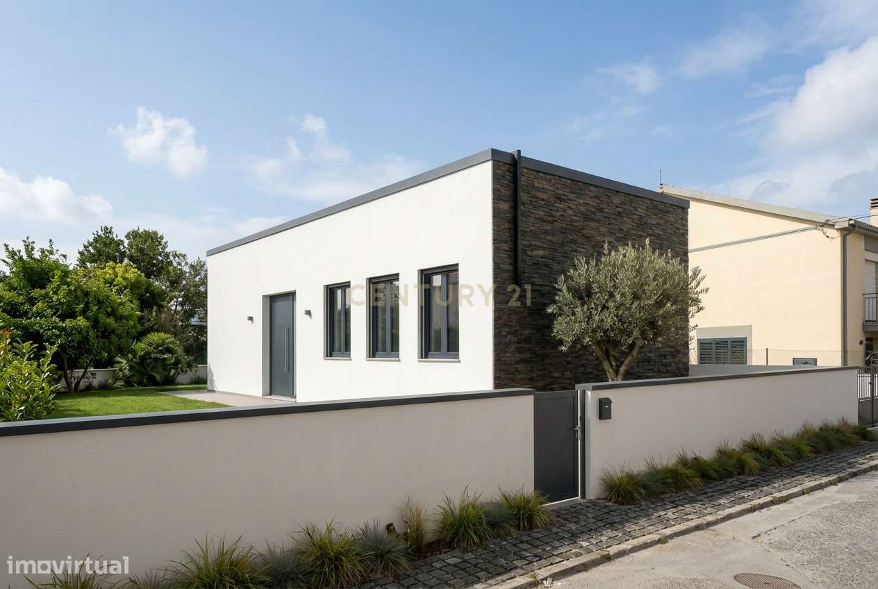 Moradia T3 Térrea Contemporânea com Piscina e Zona Lounge Exterior em-7