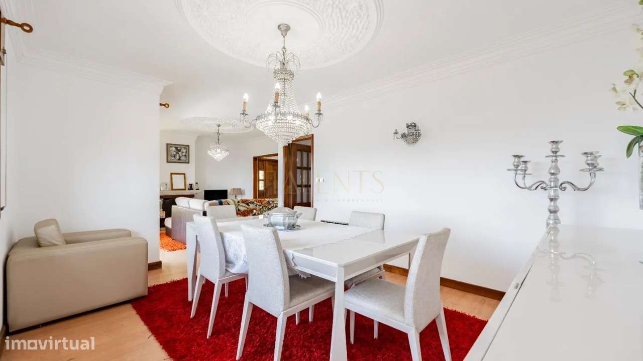 Exclusiva Moradia T4 com 556m² e 1.000m² de Terreno-10