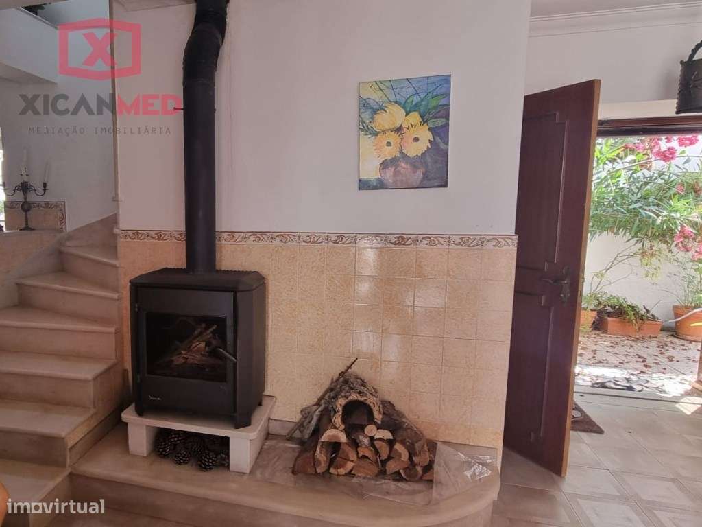 Casa no centro de Almoçageme-8