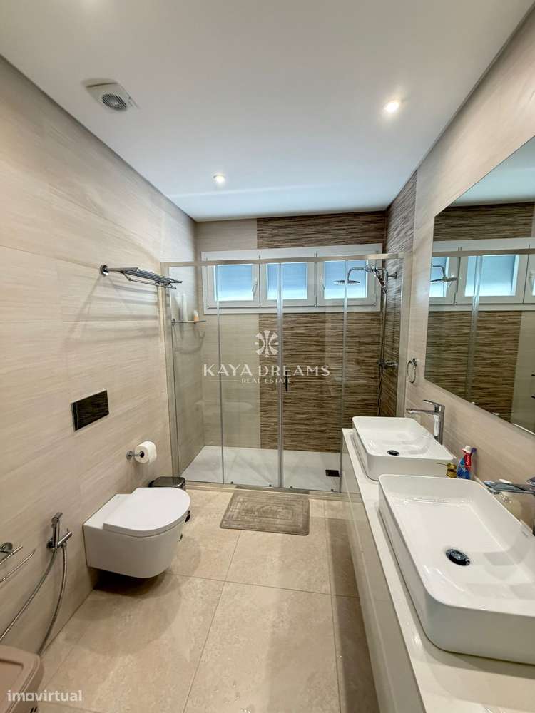 Moradia T5 Semi-Nova em Famões, Odivelas a 5 mint do Strada Outlet-10