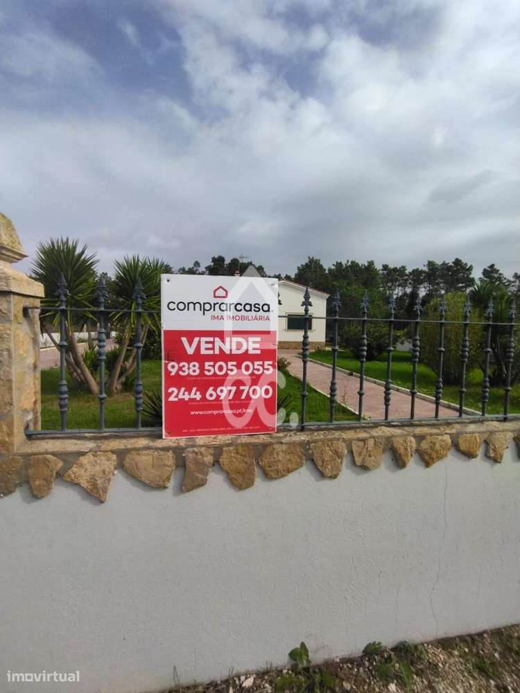 COIMBRÃO-------Venda global de Moradia individual T3 inserida em terre-13