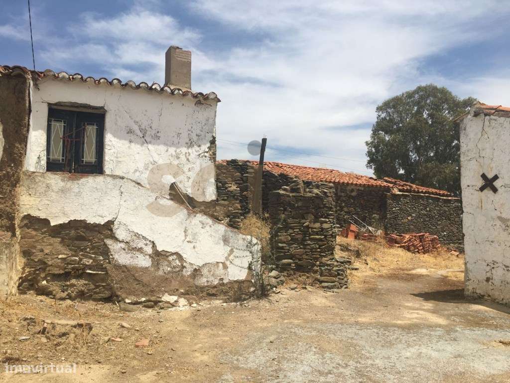 Terreno em Tamejoso, com 4 casas em ruínas - Alentejo - Grande imagem: 5/15