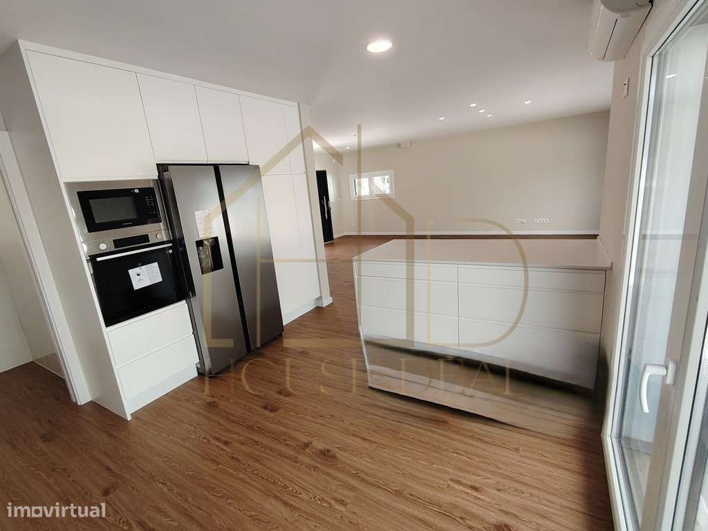 Magnífica Moradia T4 com Garagem e Piscina. Vendas de Azeitão-34