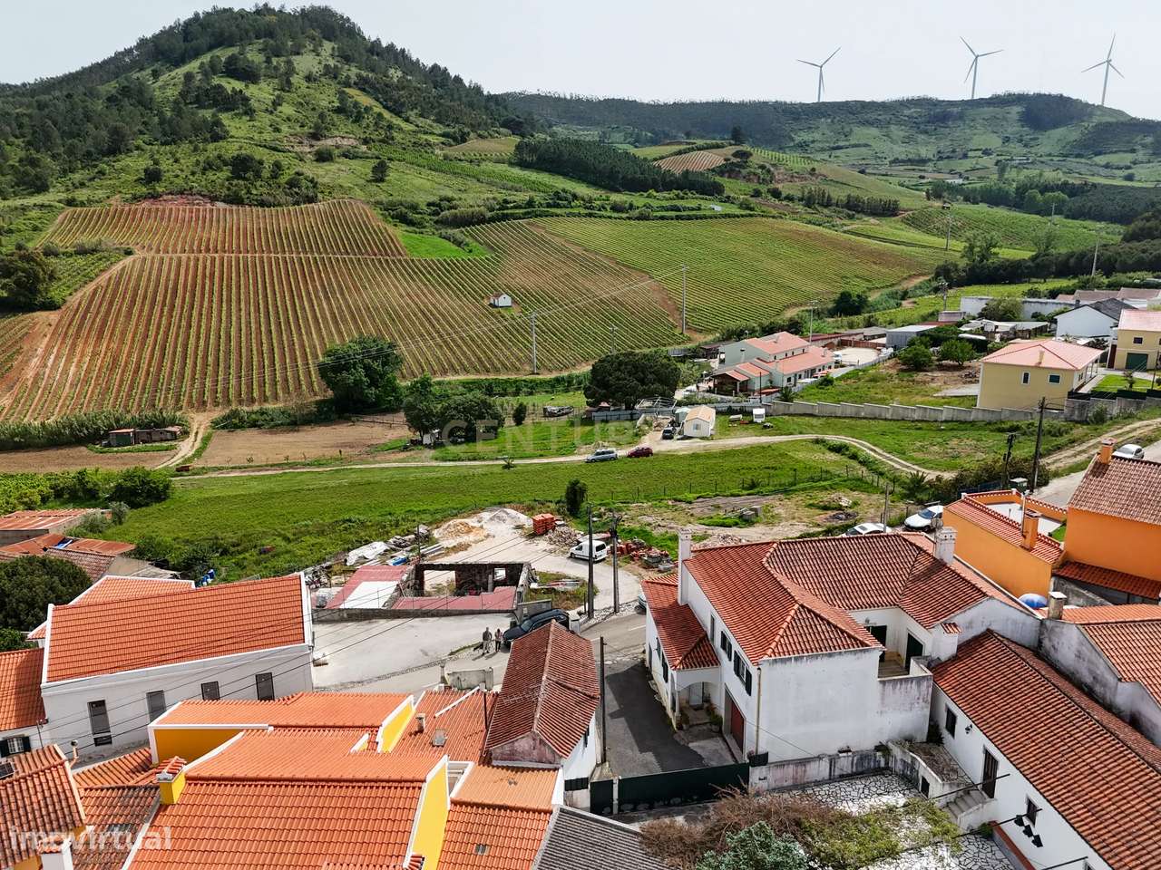 Moradia T2 com 2 salas e Pátio – Loubagueira, Torres Vedras-33