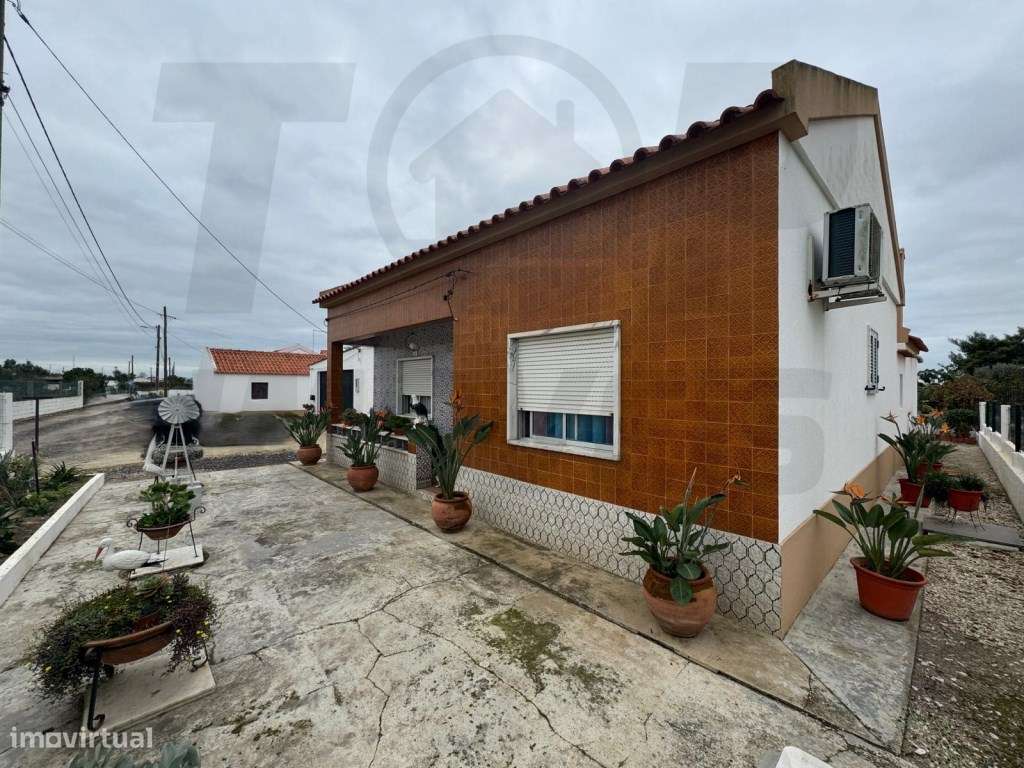 Moradia V3 - Adega - Garagem- Terreno 10.000m2 - Foros de Salvaterr... - Grande imagem: 4/40