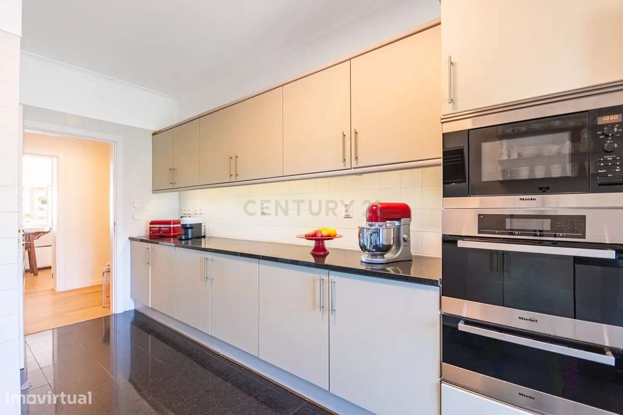 Apartamento T2 118 m2 com varanda e parqueamento - Quinta da Beloura-24