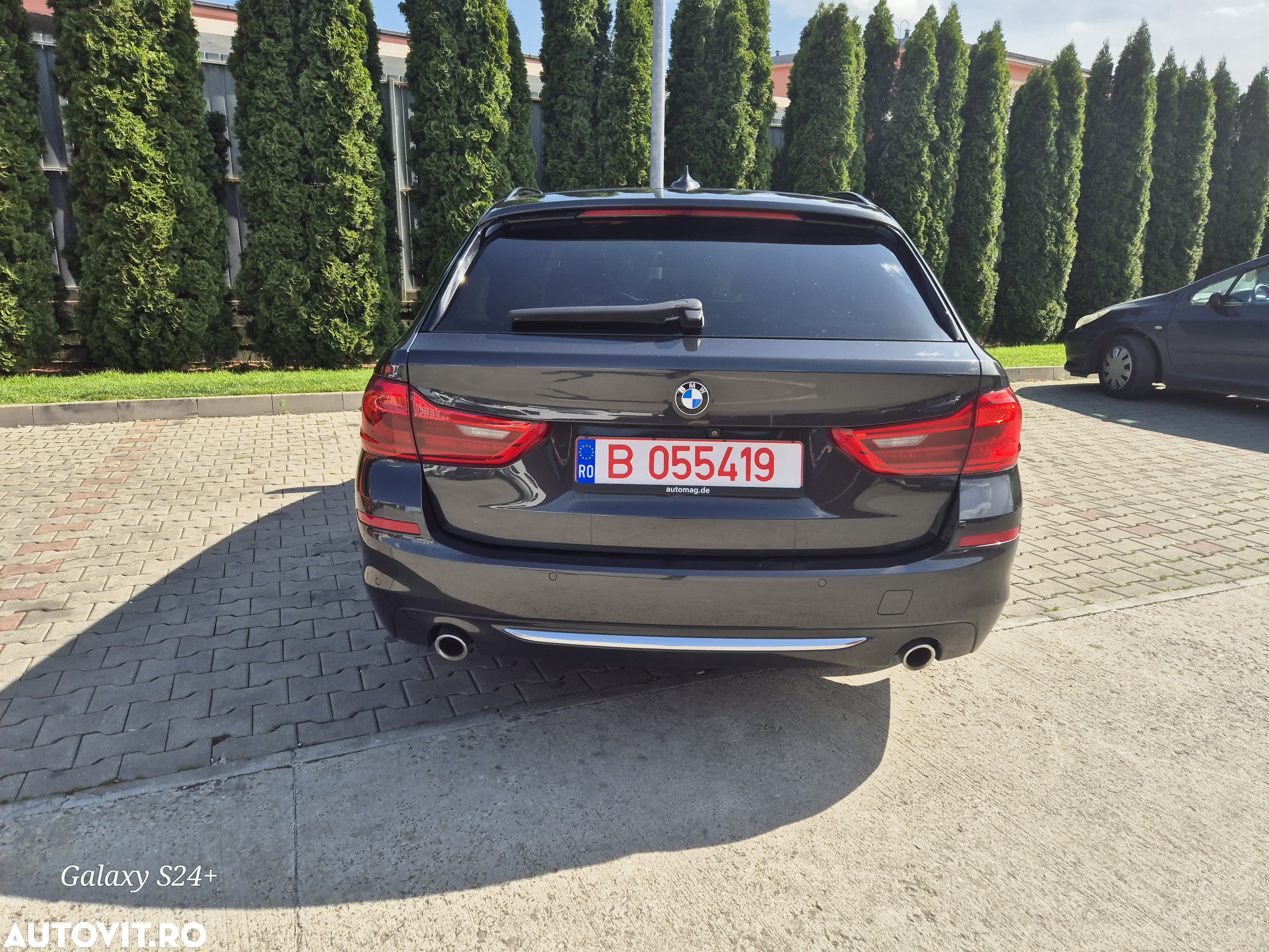 BMW Seria 5 520d Touring Aut. Luxury Line - 10