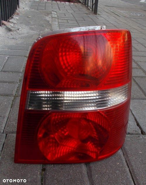 VW TOURAN 03- PRAWA TYLNA LAMPA ORYGINAŁ - 1