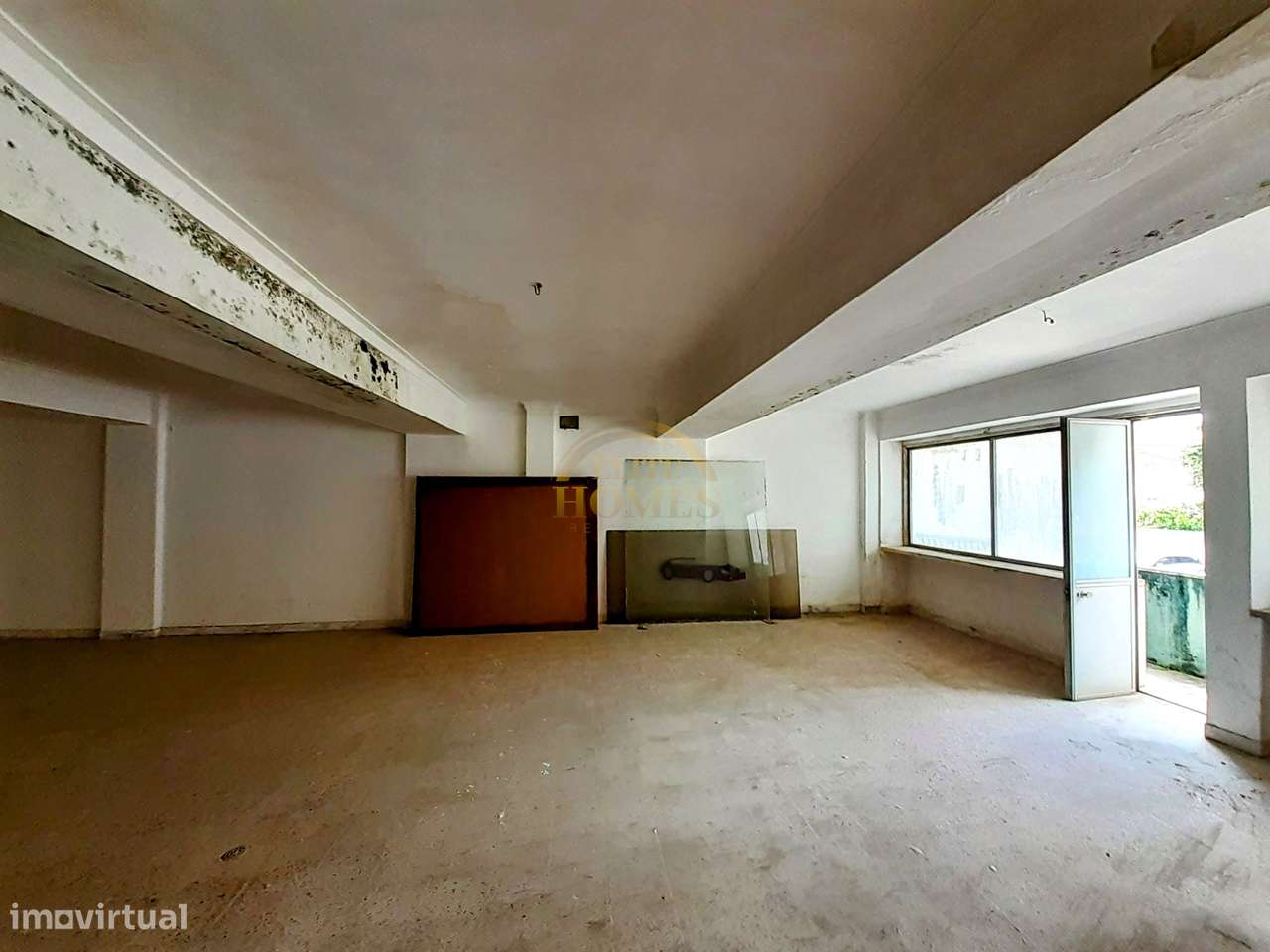 Loja Ampla  Localizada na Agualva - Cacém com 210 m2  Para Armazém,Ser - Grande imagem: 3/8