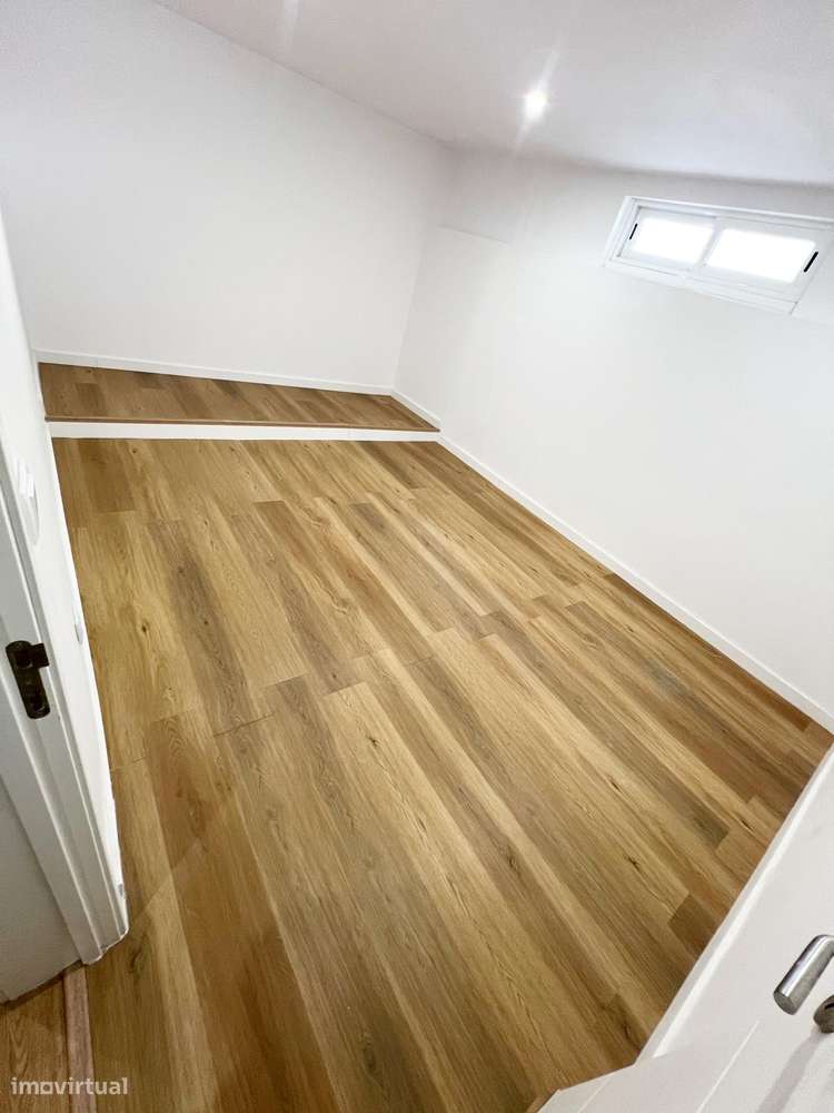 OPORTUNIDADE ÚNICA- À 8 MINUTOS DA PRAIA DE CARCAVELOS - Grande imagem: 5/18