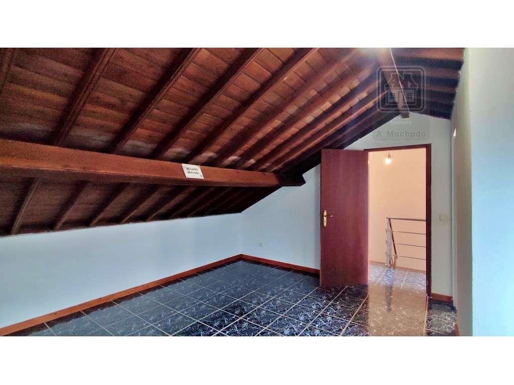 VENDA de CASA - MORADIA com garagem, jardim e quintal - Pico da Ped...-43