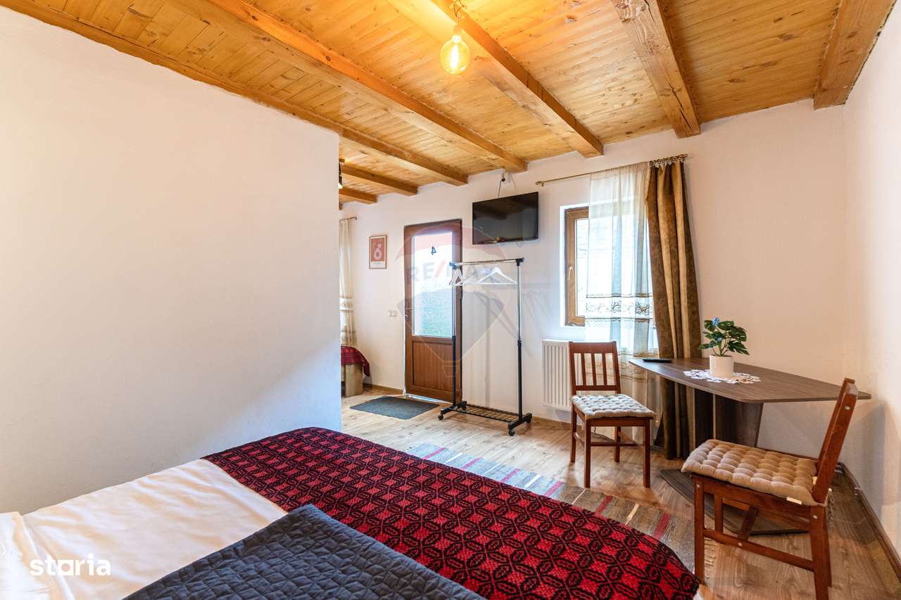 Casă / Vilă cu 7 camere de vânzare-16