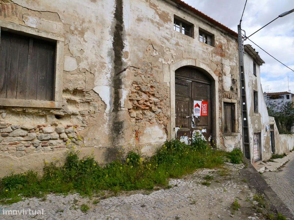 Armazém com Possibilidade de Construir Moradia - Grande imagem: 2/4