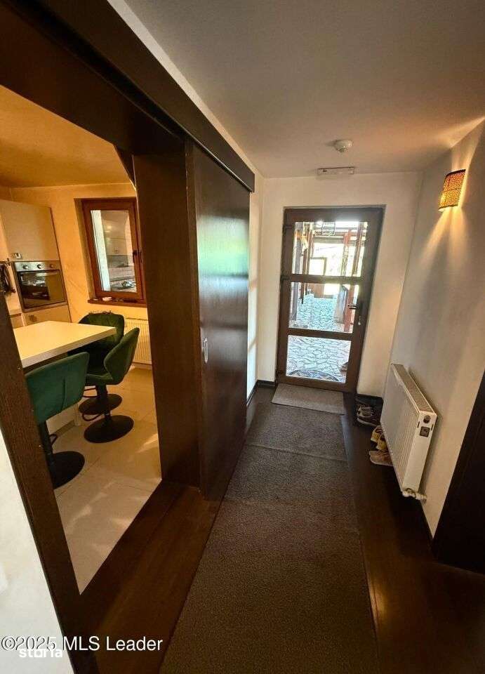 Casa Mogosoaia cu livada, crama si terasa-12