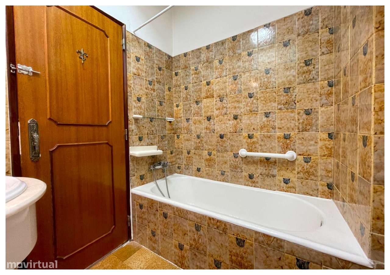 T4 • 140 m² • Varandas + Terraço • Rua Olivença – Amadora-19