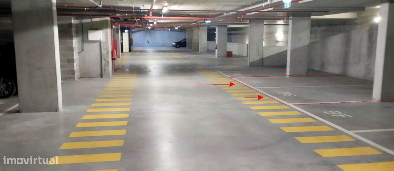 2  estacionamentos / lugares de garagem - Grande imagem: 2/3