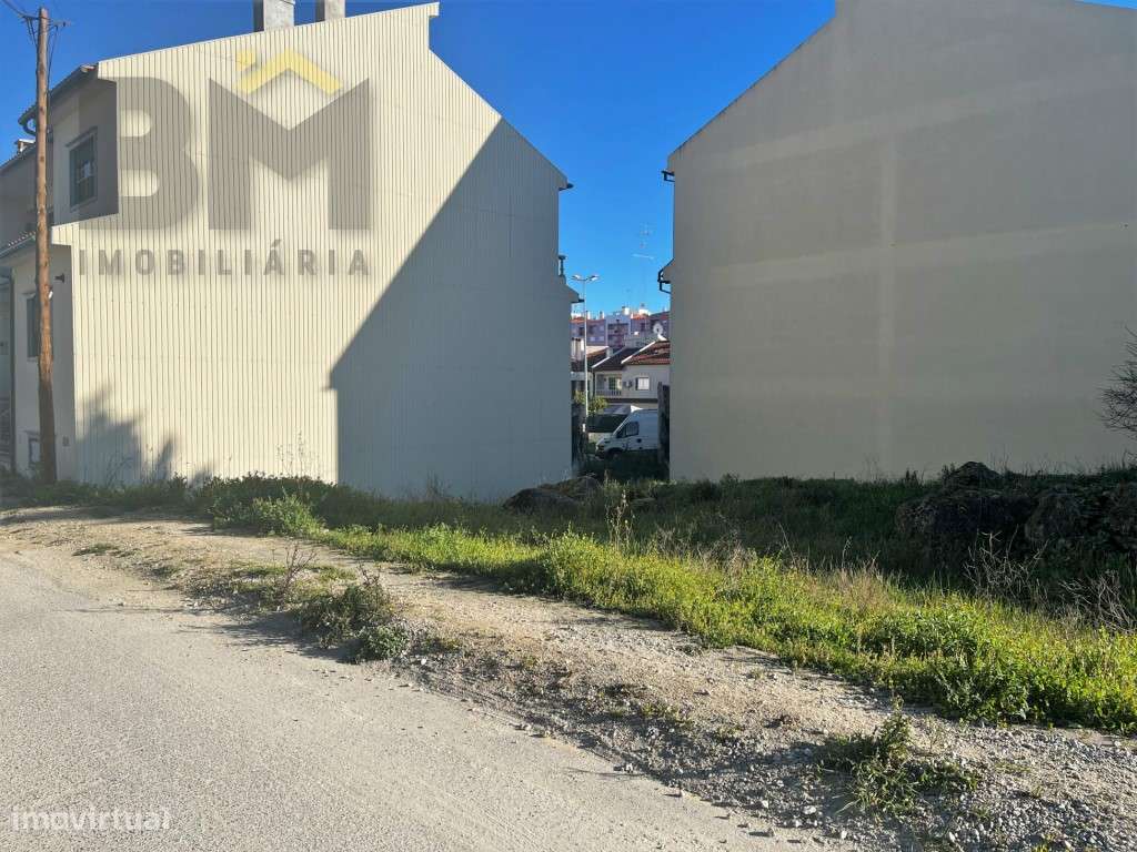 Terreno para construção de duas moradias geminadas - Grande imagem: 3/12