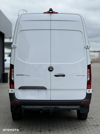 Mercedes-Benz Sprinter - 5