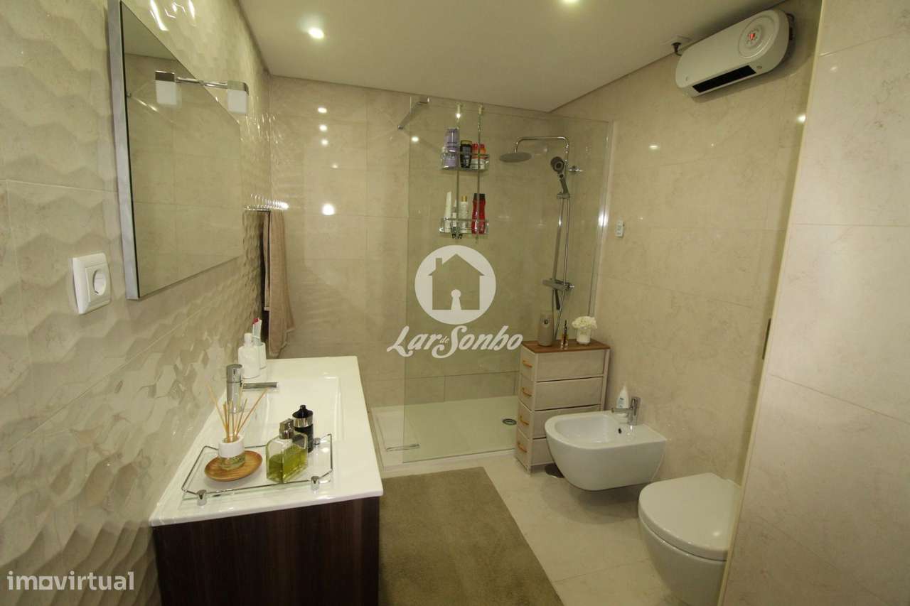 T2 com garagem, elevador e terraço no centro de Fafe - Grande imagem: 4/11