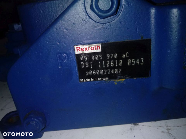 Rozdzielacz hydrauliczny Rexroth 9 Sekcji DS1 118818 8943 - 6