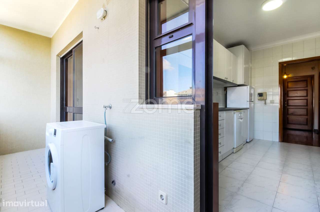 Apartamento T1 com varanda e lug. garagem, Porto - Para arrendamento - Grande imagem: 5/27