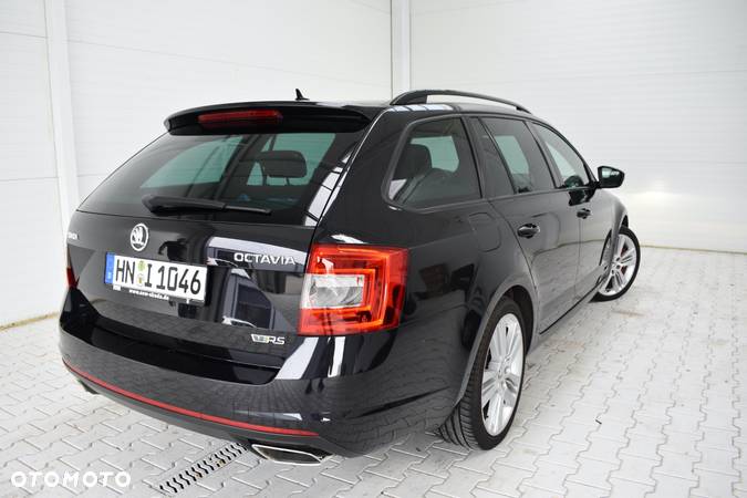 Skoda Octavia 2.0 TDI DSG RS - 18