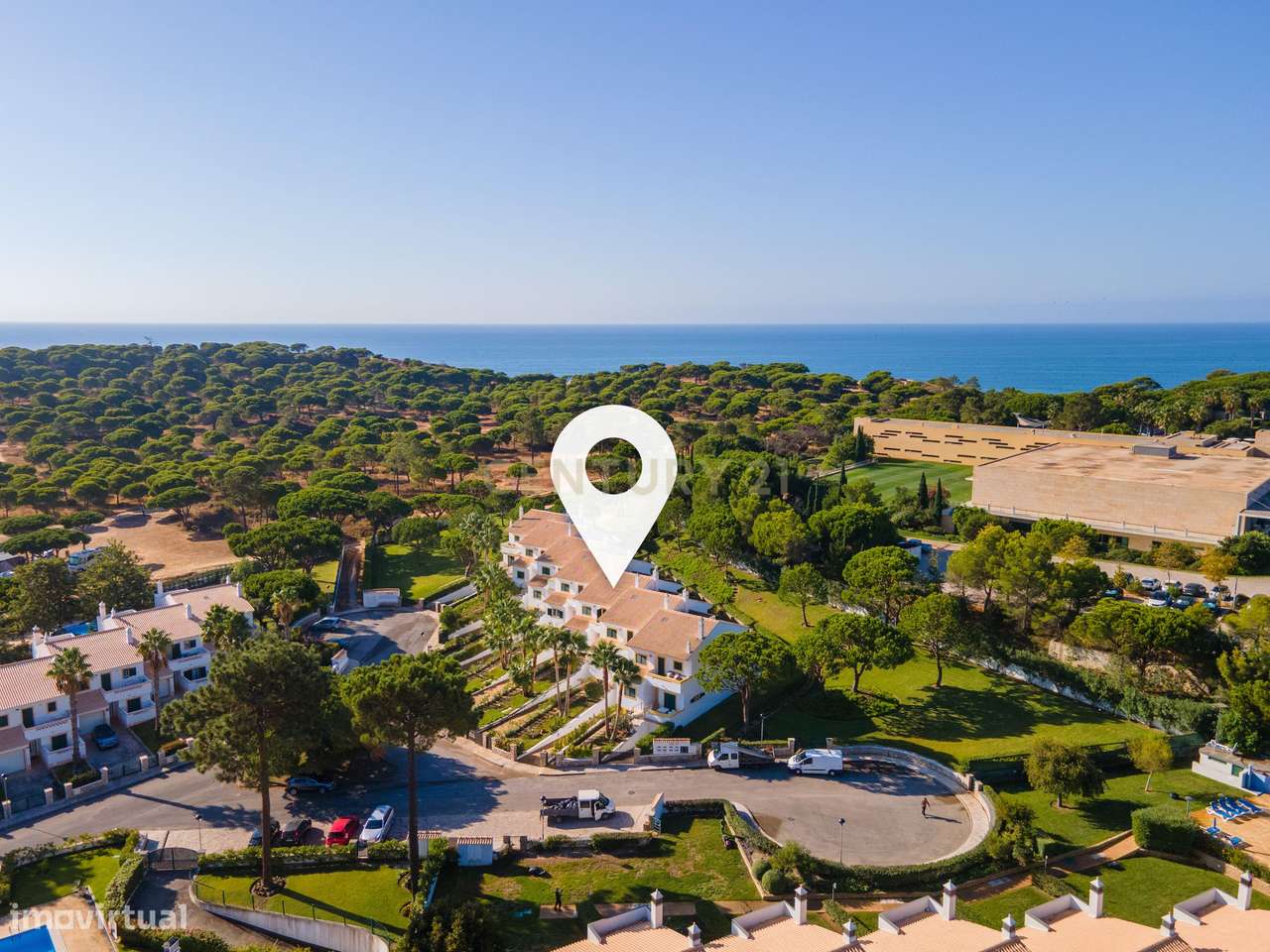 Moradia na Praia da Falésia em condomínio privado com piscina, e grand - Grande imagem: 4/53