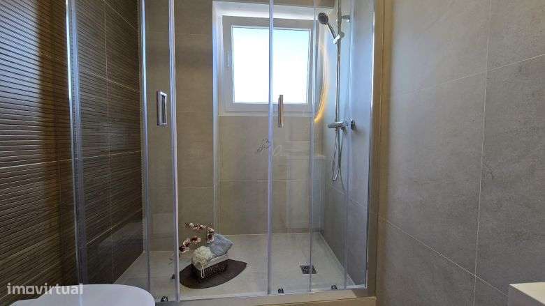 &#127991;&#65039;Apartamento T3 Remodelado em Benfica – Moderno e Cent-22