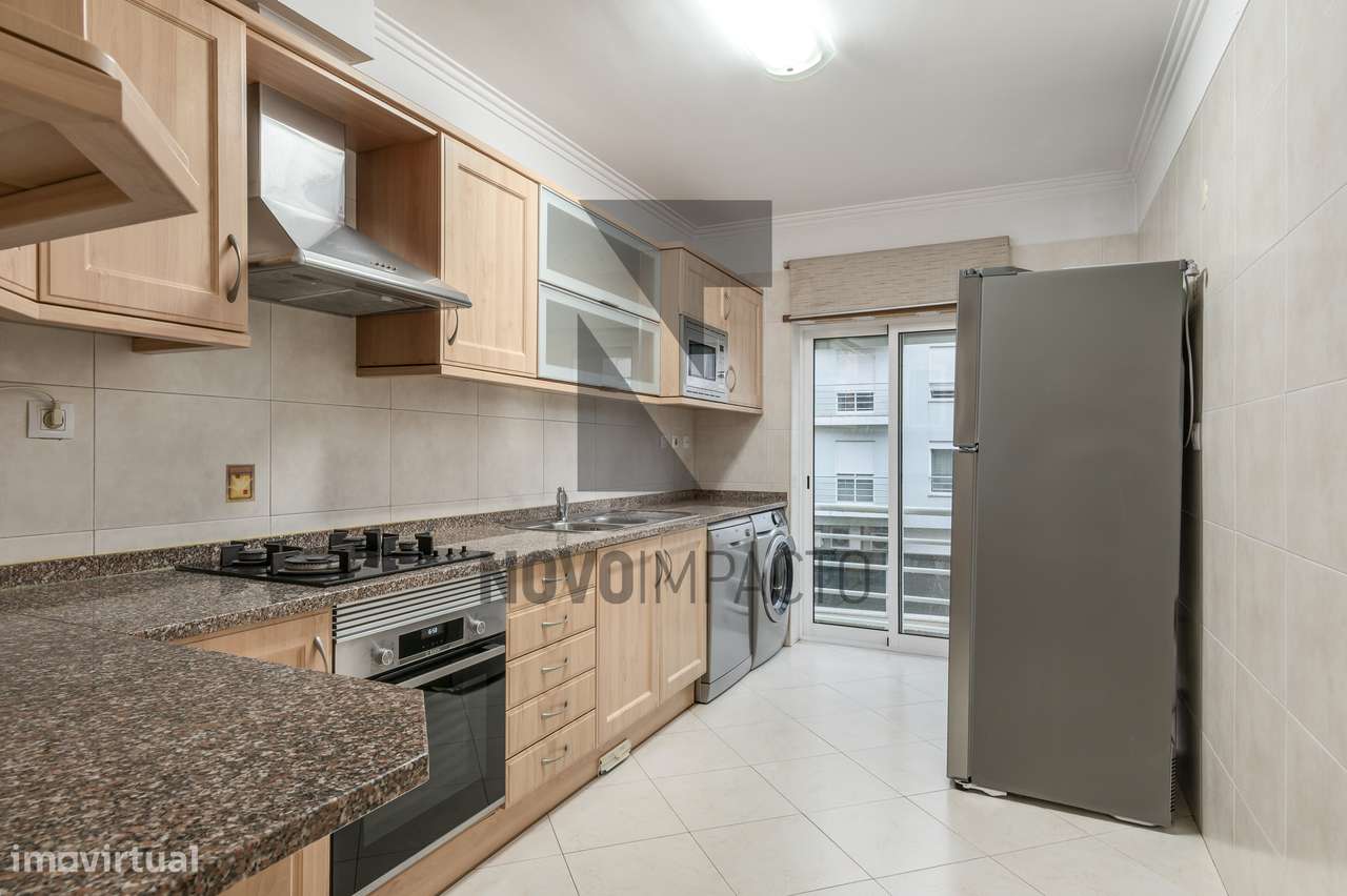 Apartamento T3 c/ parqueamento e arrecadação-5