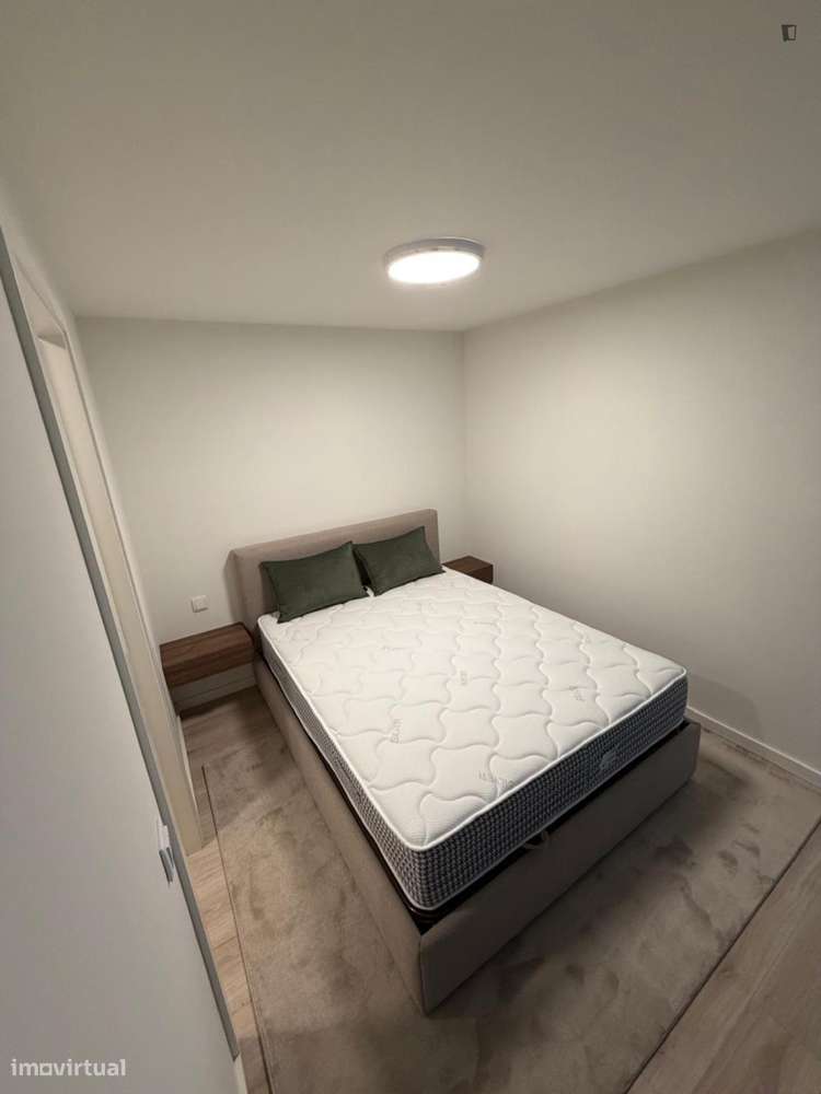 Apartamento com 1 quartos - localizado em Senhora da Hora Porto - Grande imagem: 2/10