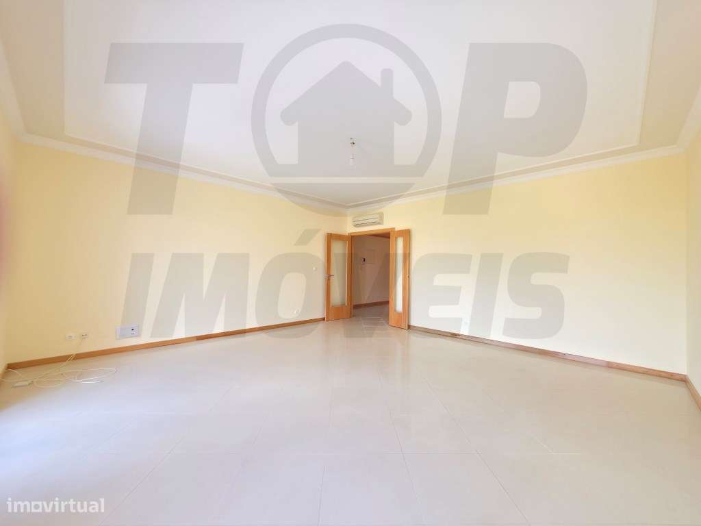 Apartamento T3 com Parqueamento - Urb. das Oliveirinhas - Samora Co...-8