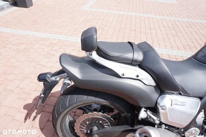 Yamaha V-MAX - 16