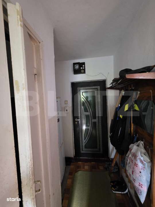 Apartament 3 camere, semidecomandat, 47 mp, zona M40