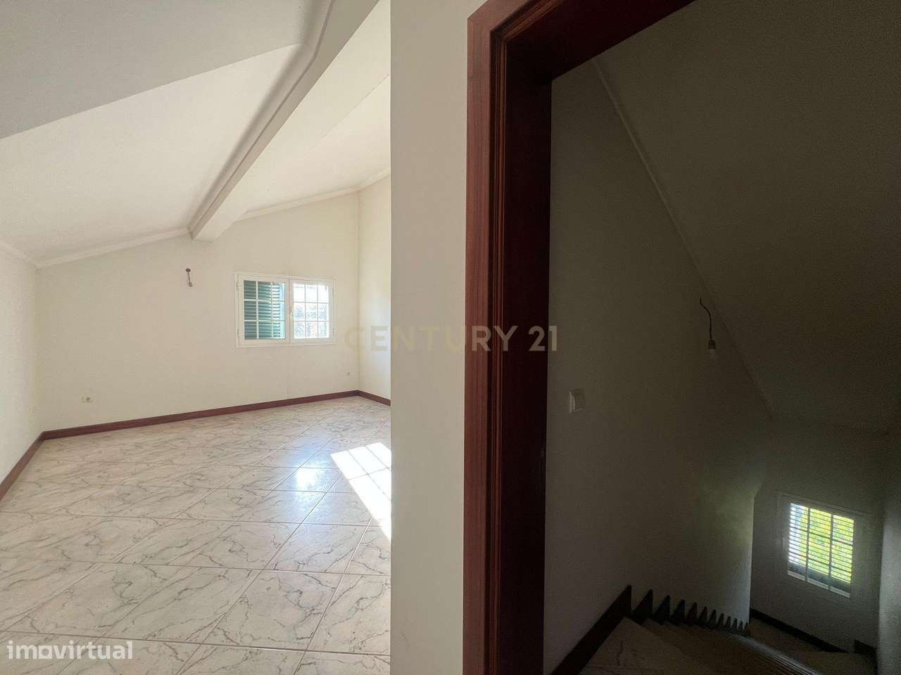 Moradia T4 com Vista Panorâmica – Conforto, Espaço e Localização Privi-23