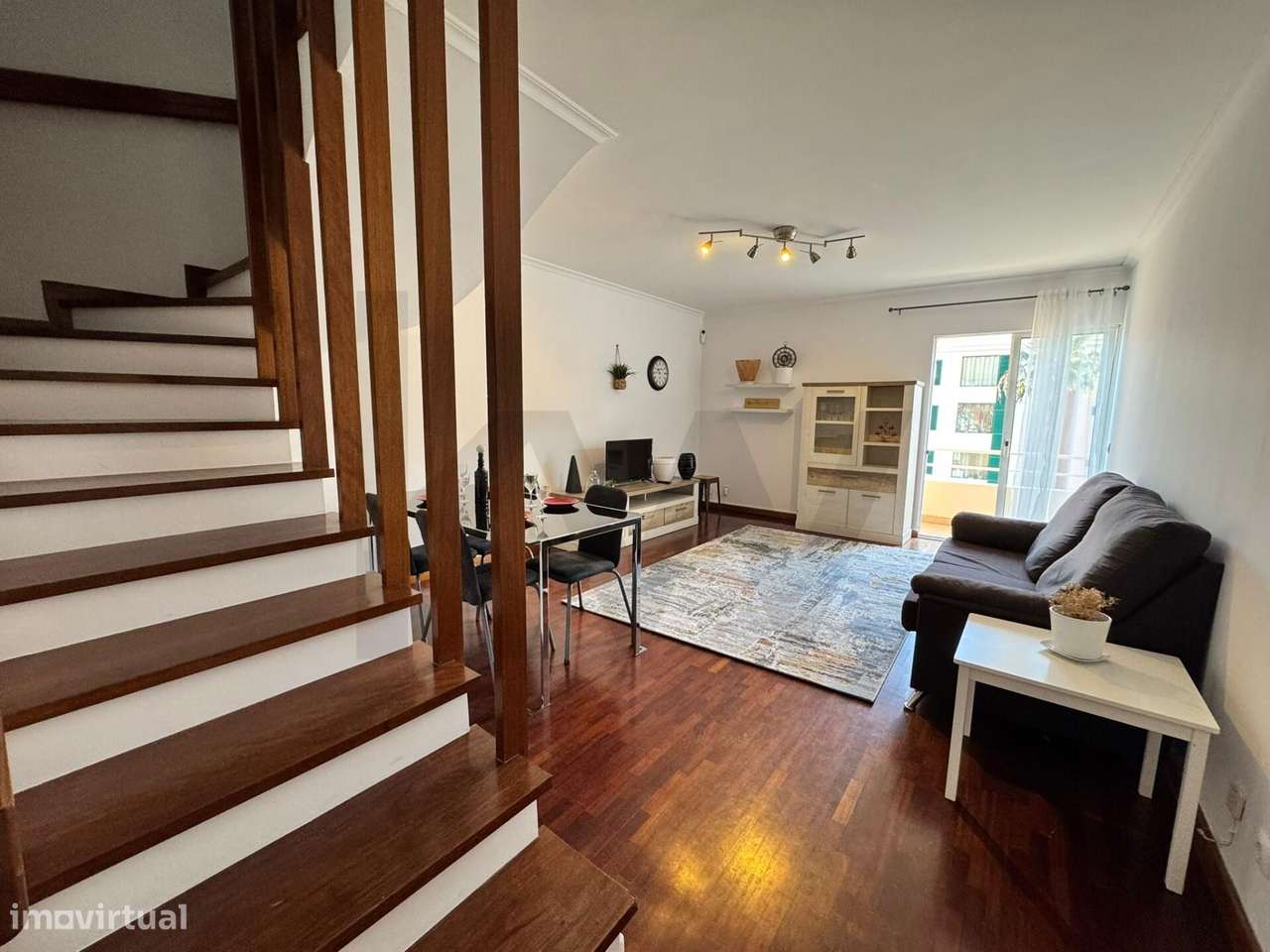 Apartamento Duplex T2 para Arrendamento – Próximo ao Fórum Madeira - Grande imagem: 4/13