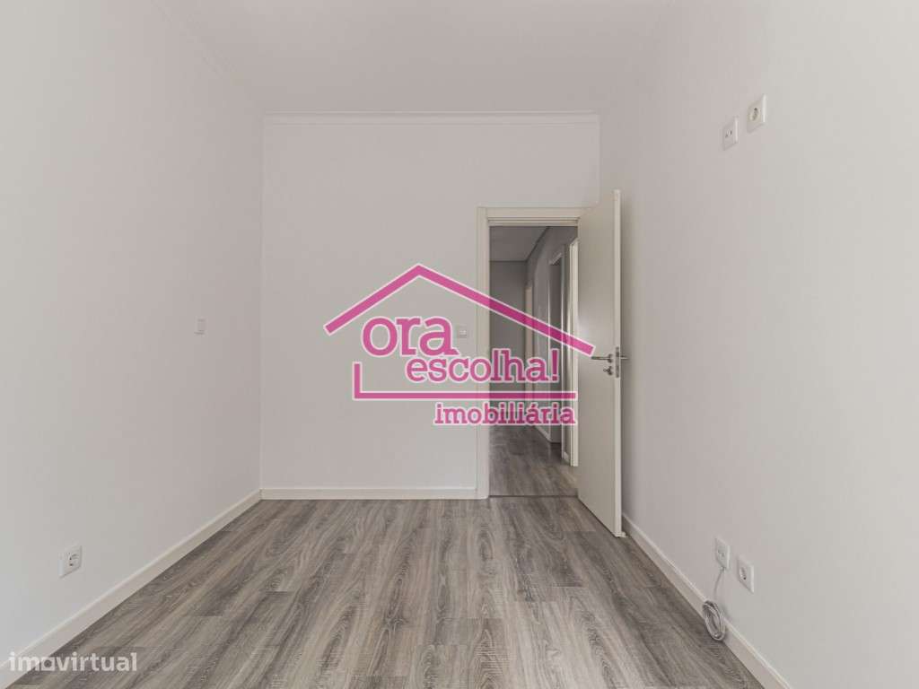 Apartamento T3 com 96 m2 Remodelado na Torre da Marinha - Seixal!-13