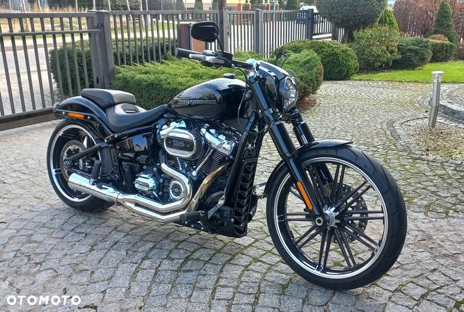 Harley-Davidson Softail Breakout - 8