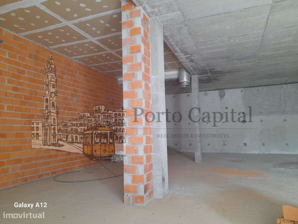 EXCELENTE LOJA COM 205 M2 EM MATOSINHOS JUNTO AO METRO PARA QUALQUE... - Grande imagem: 5/20