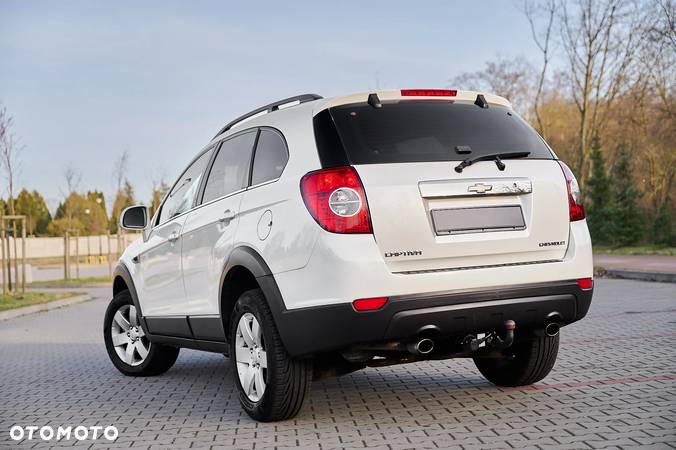 Chevrolet Captiva 2.2 d LT+ - 26