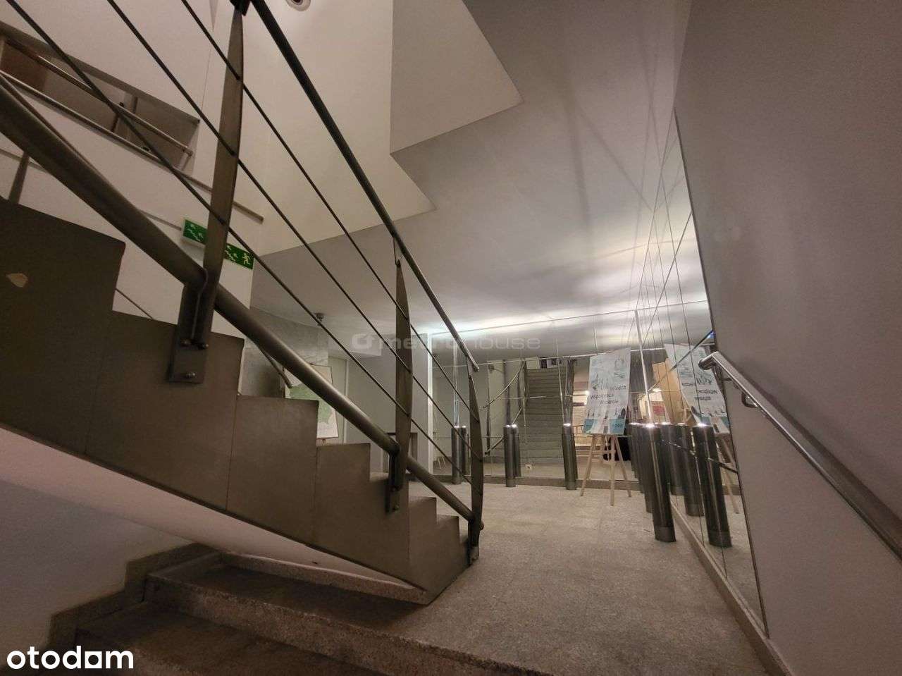 Do sprzedaży atrakcyjny lokal biurowo- usługowy-12