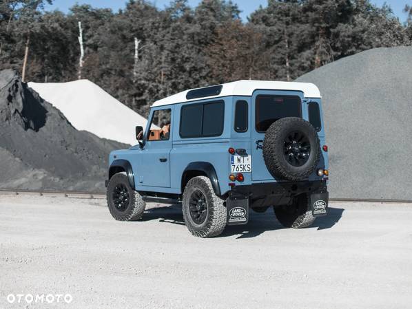 Land Rover Defender 90 2.2 TD4 E - 27