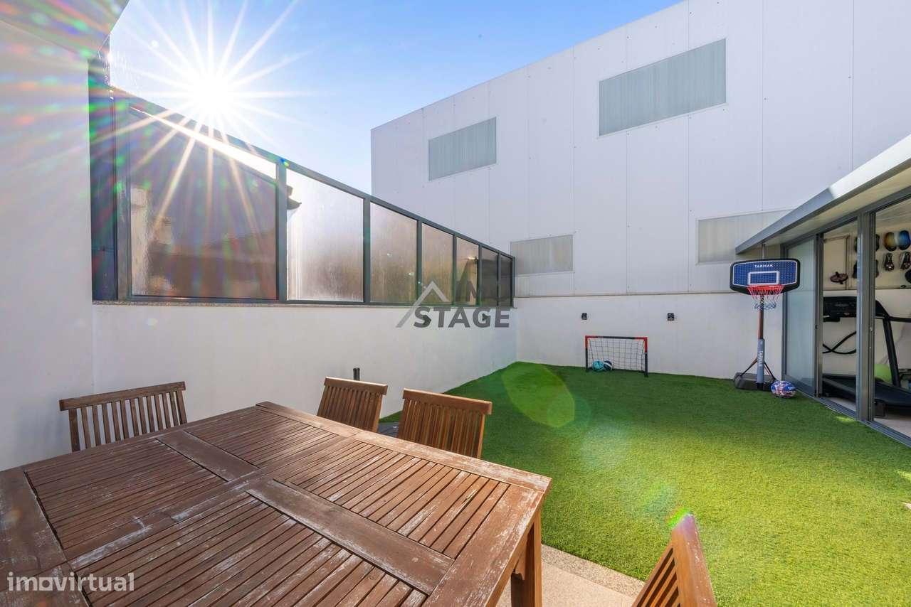 Moradia T3 de Luxo em Condomínio no Centro de Valongo-10