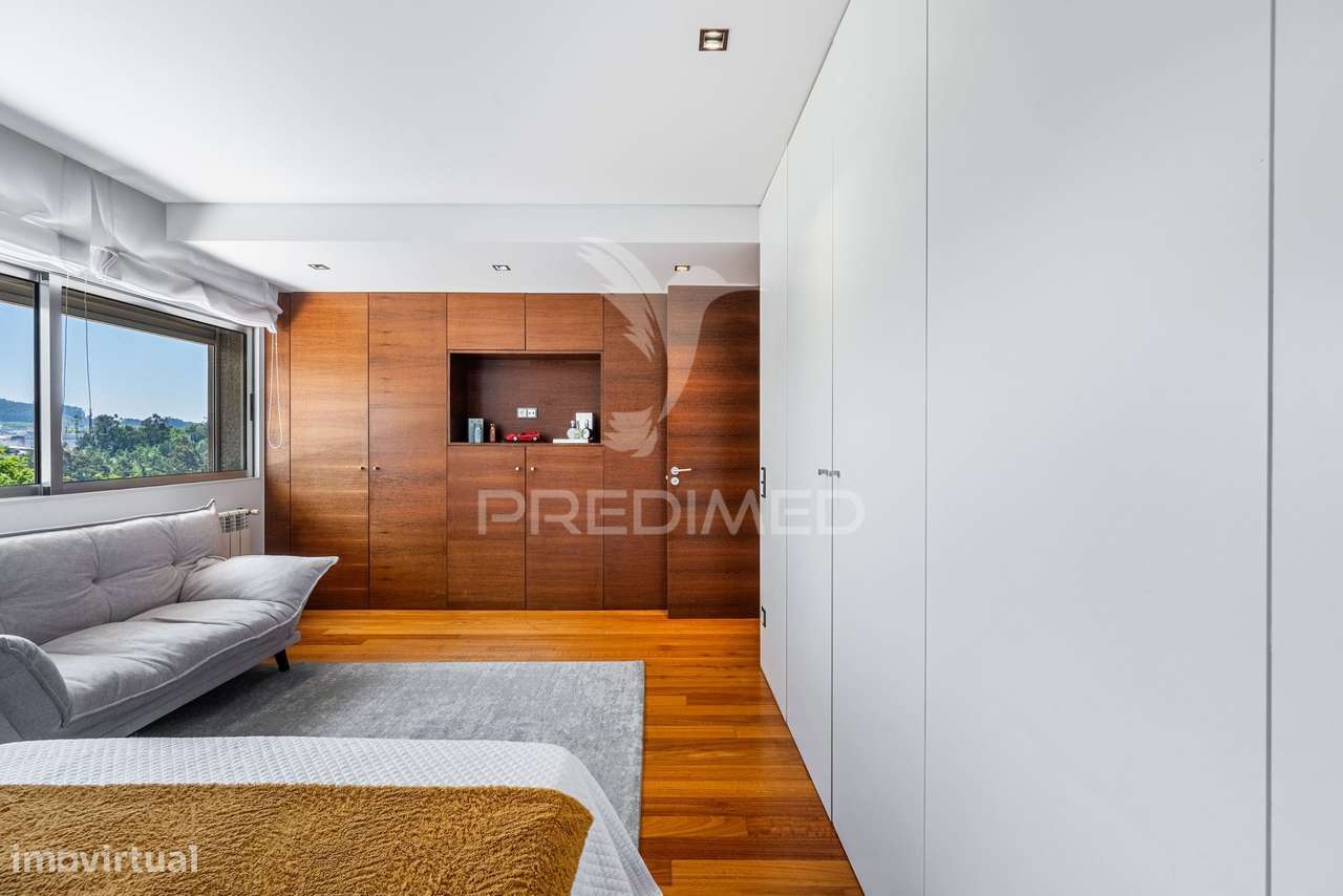 Exclusivo T3 de Prestígio em Urgezes – Luz, Sofisticação e Espaço S...-18