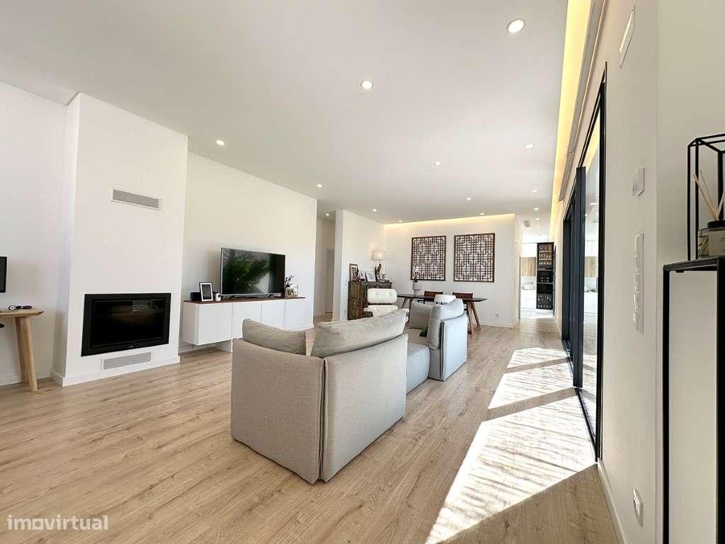 Linda moradia T3 praticamente nova a venda em Cabanas - Grande imagem: 5/41