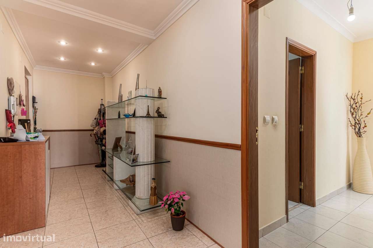 T3 com Excelentes Áreas, em Santa Marta do Pinhal-14