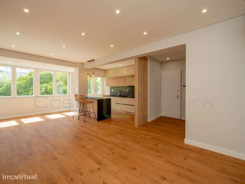 Apartamento T2 como Novo, à entrada de Lisboa.-9